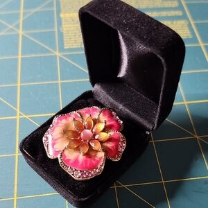 Elegant Pink and Gold Floral Brooch